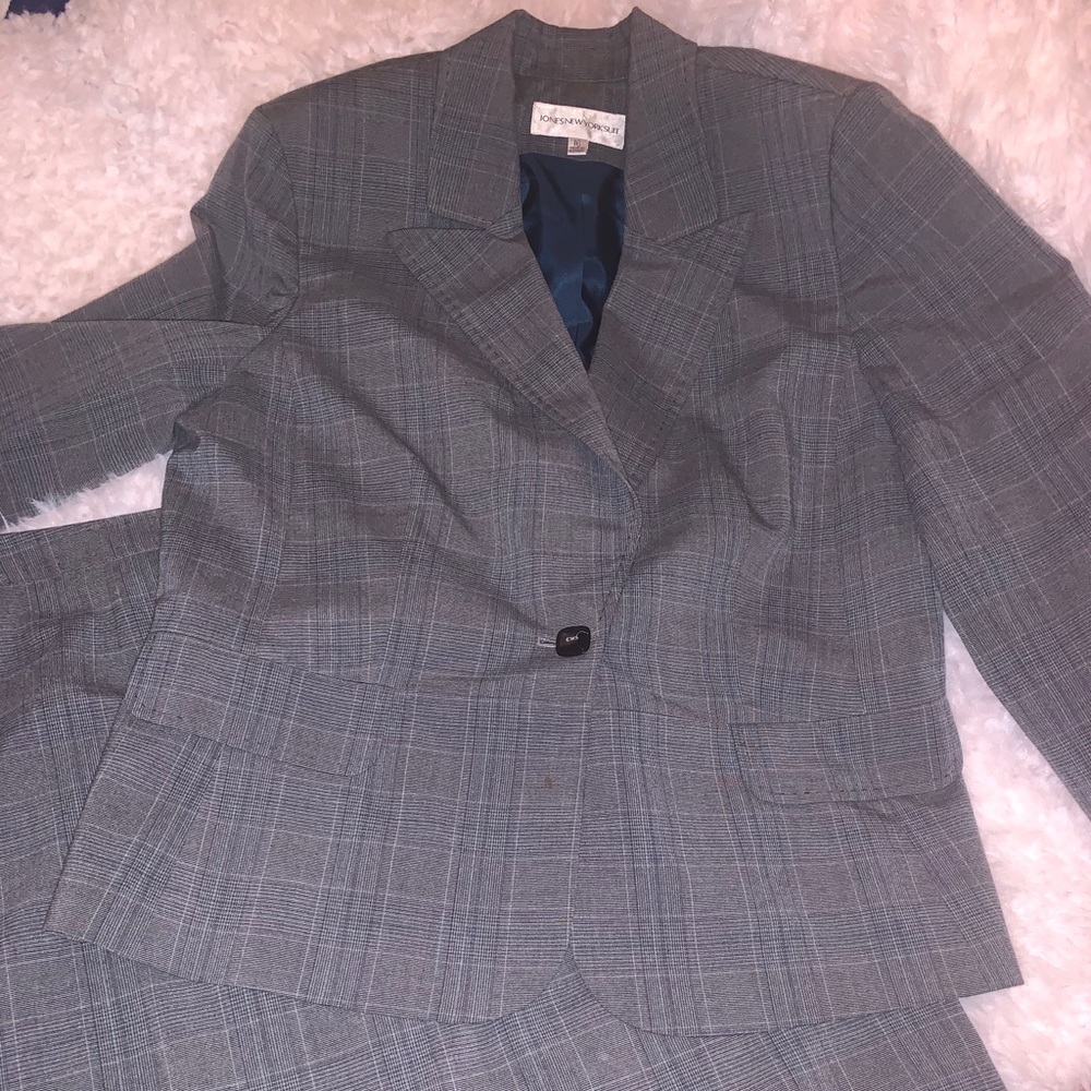 DONATED Jones New York Suit size 16